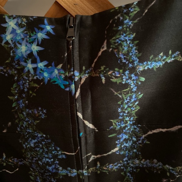 Exquisite Tibi silk top size 2 perfect condition - Picture 3 of 8